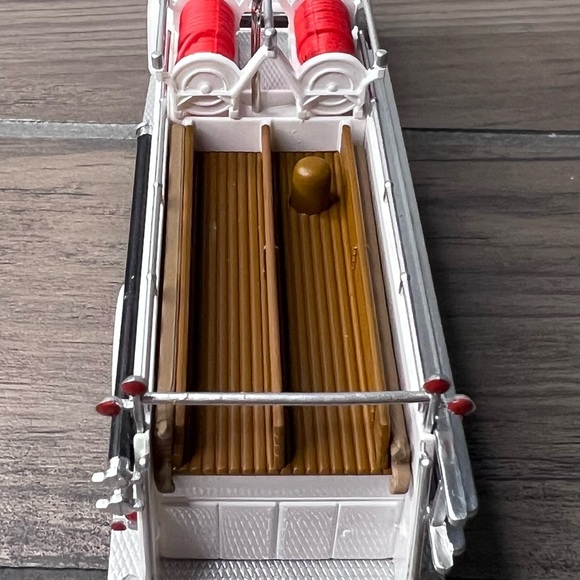 Hallmark 2015 Christmas Ornament 1956 Ford FireEngine Fire Brigade 13 Series NEW - Picture 4 of 9